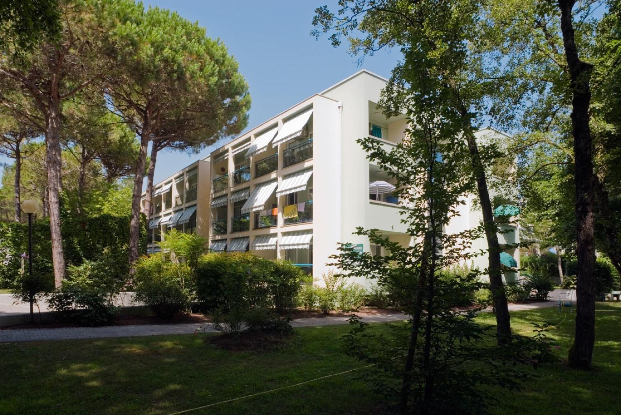 Residence Pinewood Bibione Exteriör bild